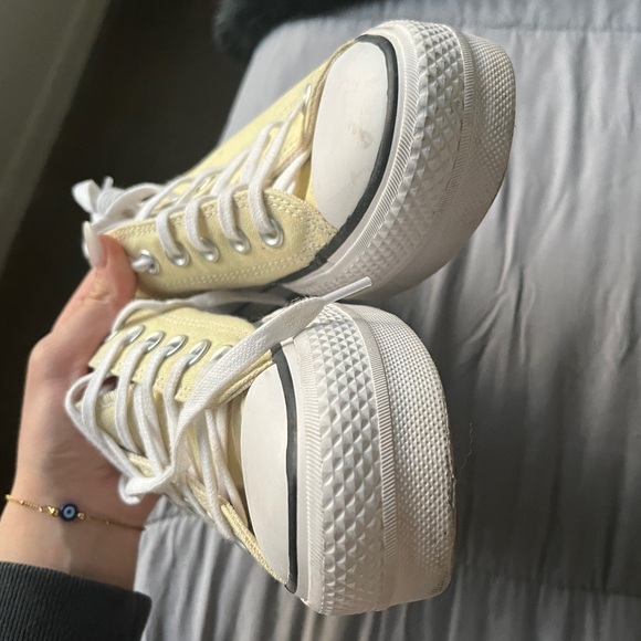 🌼🐝SIZE 7/7.5 Converse All Star Pale Yellow🐝🌼 - Picture 5 of 6